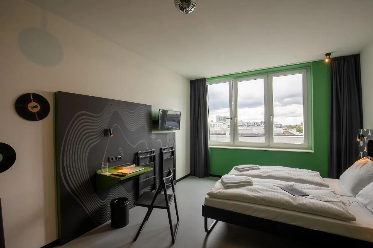 Meininger Hotel Dresden Zentrum 0*,