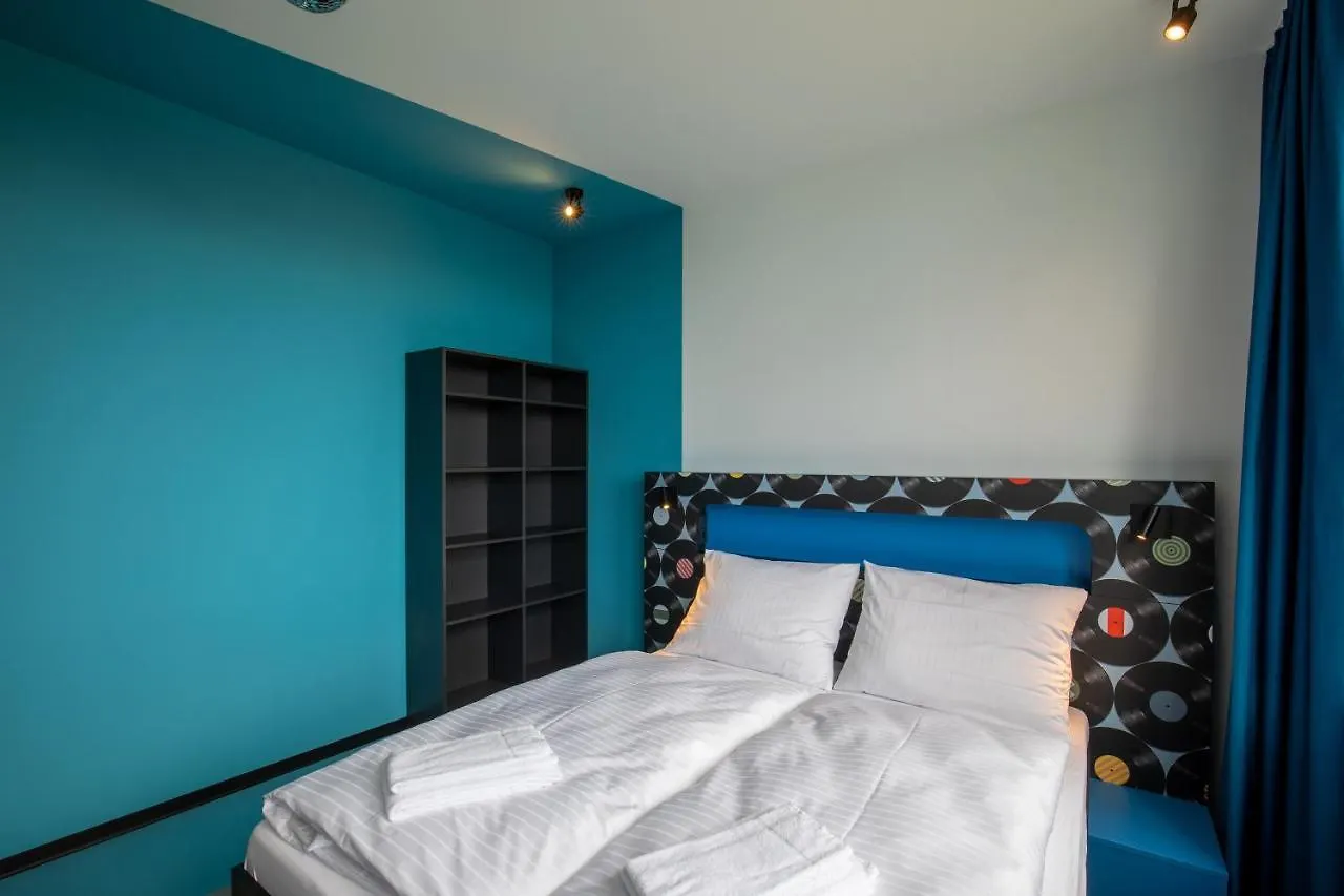 Meininger Hotel Dresden Zentrum 0*,